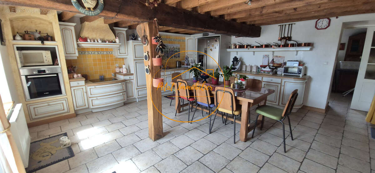 Maison à MEZIERES-LEZ-CLERY