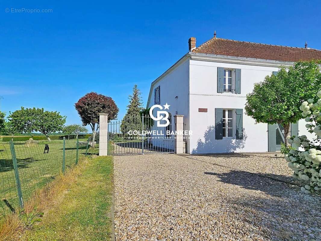 Maison à SAINT-GREGOIRE-D'ARDENNES