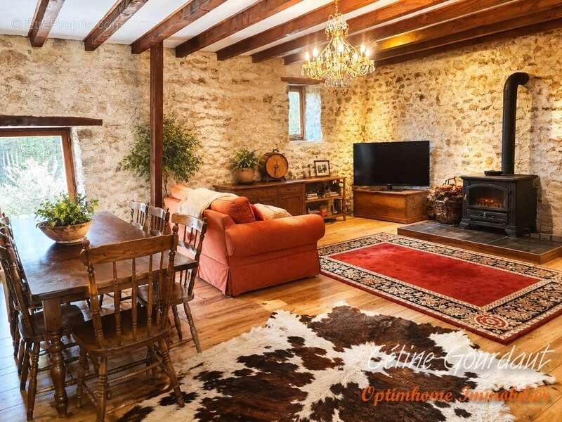 Maison à EYMOUTIERS