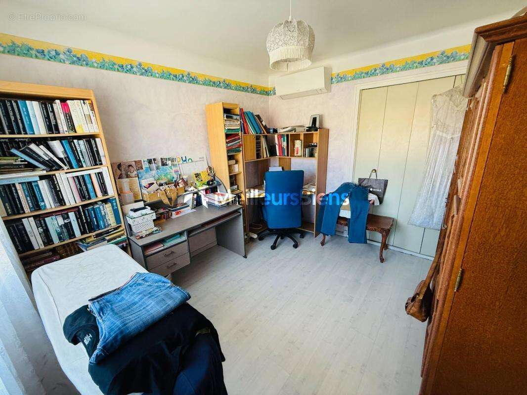 Maison à VILLENEUVE-LA-RIVIERE