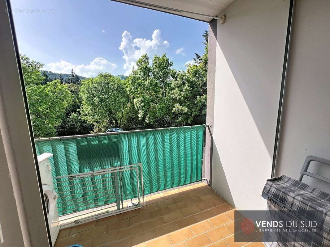 Appartement à LAMALOU-LES-BAINS
