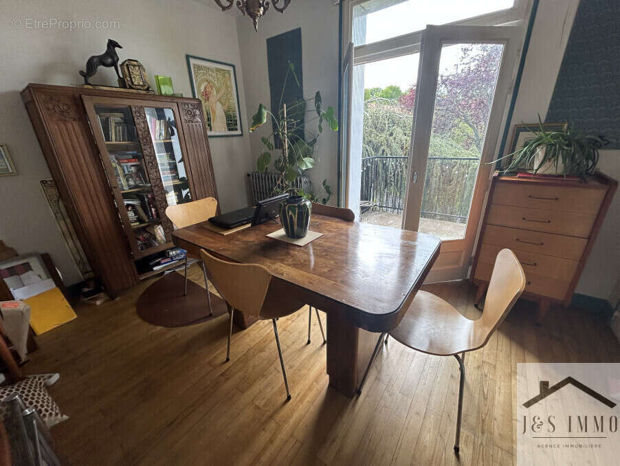 Maison à CHERVES-CHATELARS