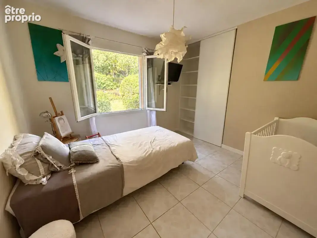 Maison au coeur de la pinede avec piscine et garage - photo 10