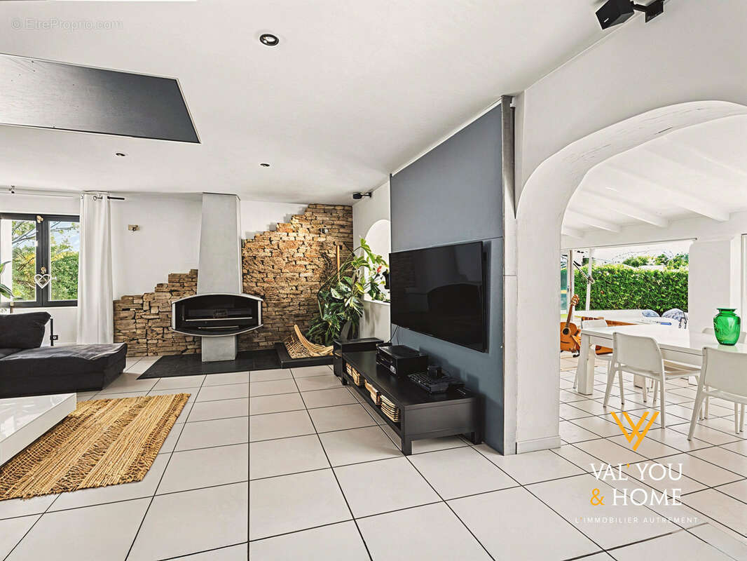 Maison de famille individuelle 205 m2 -  9 pièces avec piscine - photo 5