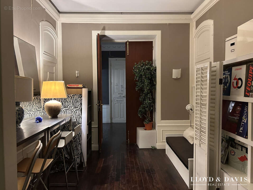 Appartement à MARSEILLE-1E