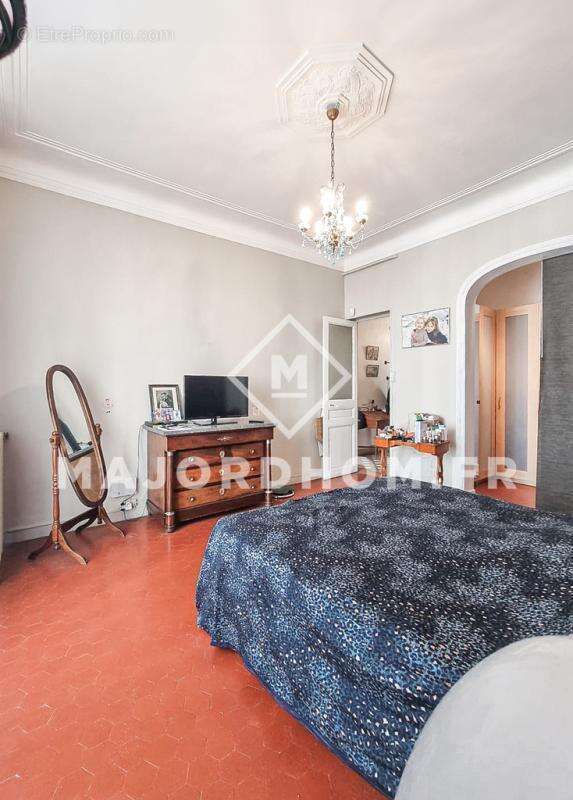 Appartement à MARSEILLE-5E
