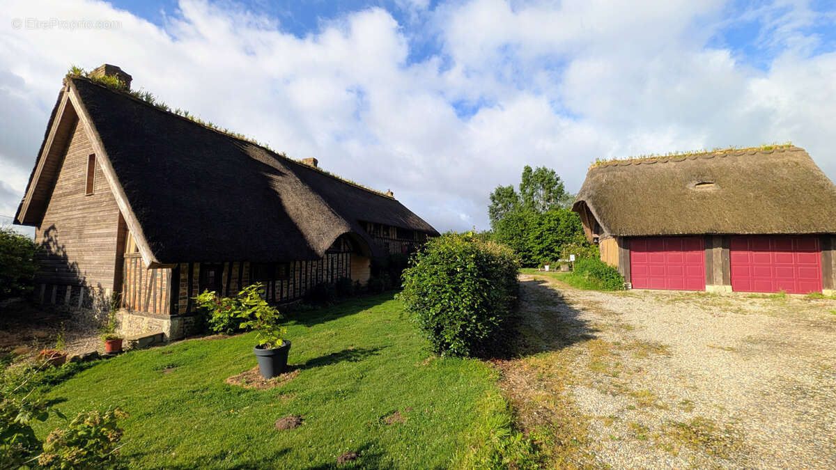 Authentique chaumière normande sur 3 000 m2 de terrain - photo 2
