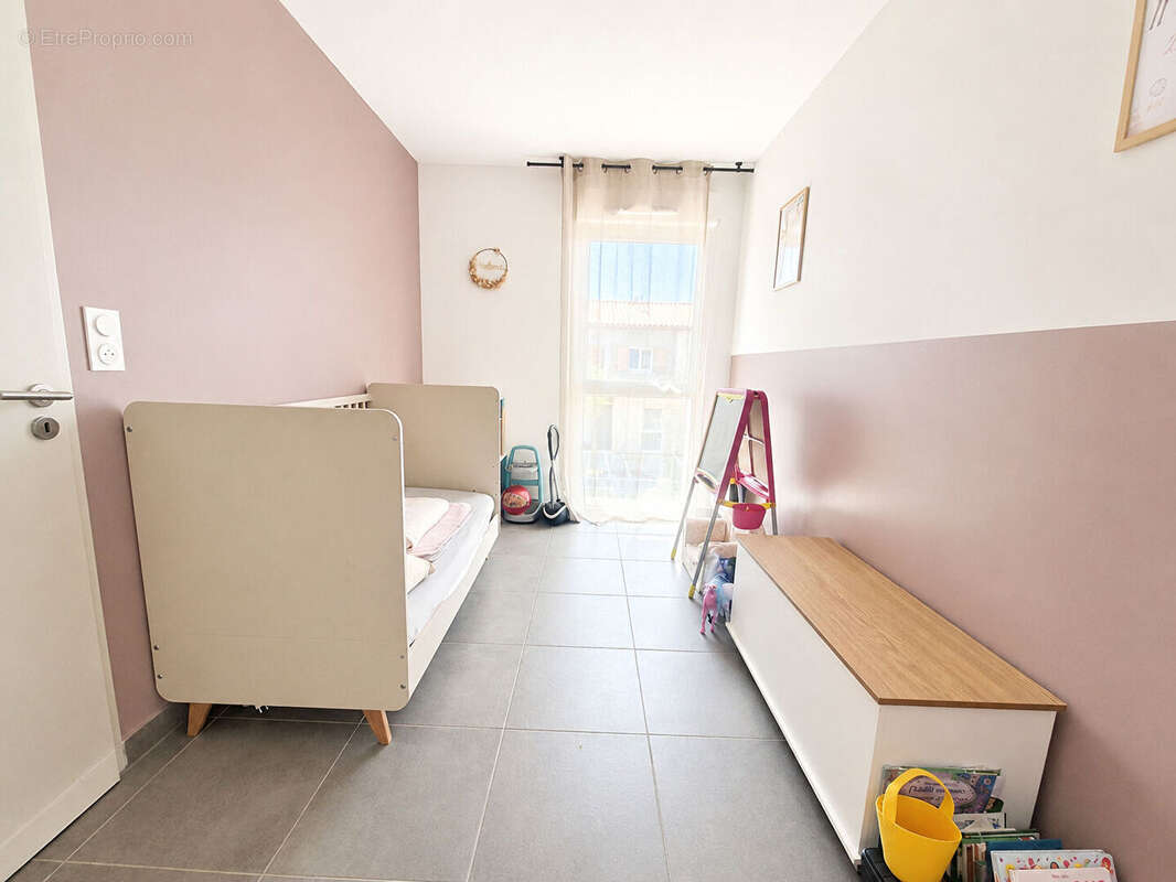Appartement 3 pièces à vendre à Sénas - Exclusivité ERA ACTION IMMOBILIER 2 - photo 6
