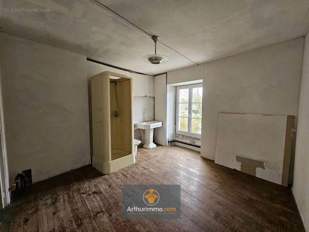 Maison à COURCON