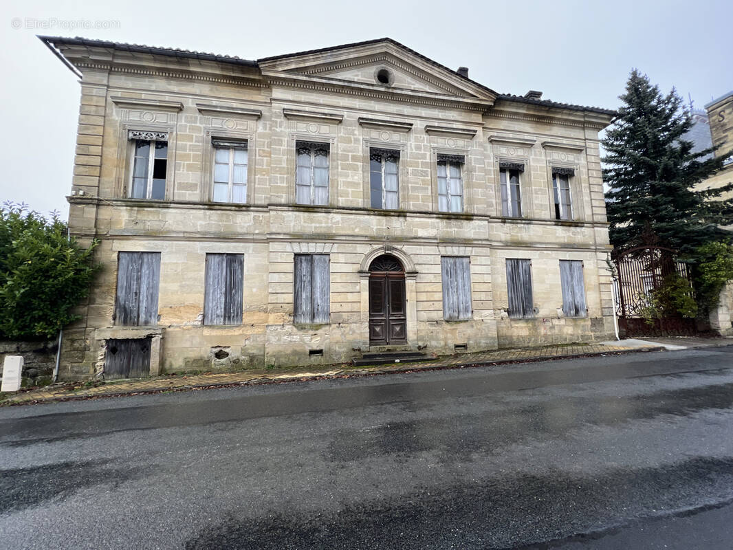 Maison à SAINT-PHILIPPE-D'AIGUILLE