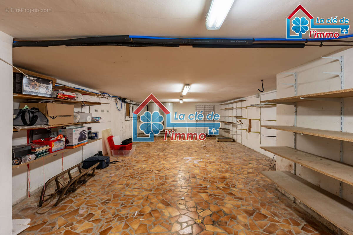 Maison 263 m² à Saint-Sauveur-Sur-Ecole  - photo 9
