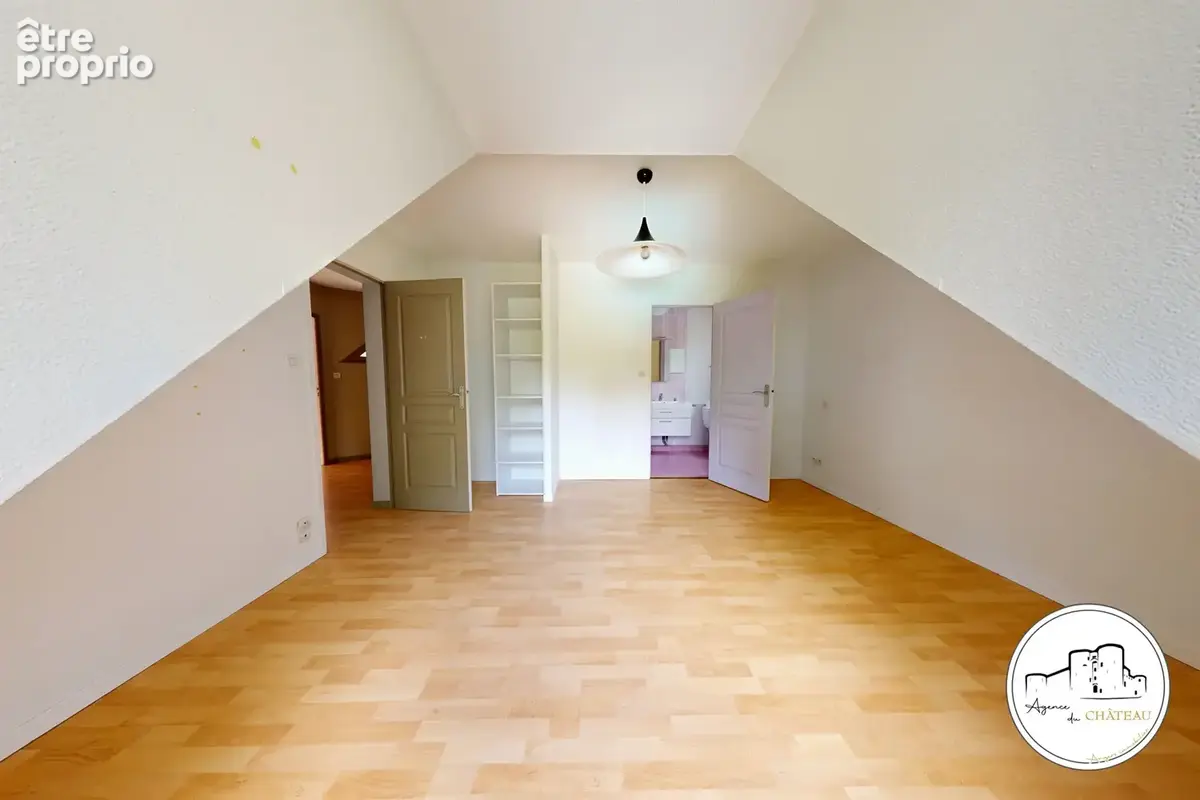 Maison 186m2 avec piscine et garage - Les Garennes sur Loire - photo 13