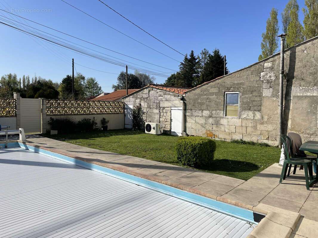 Maison à MORTAGNE-SUR-GIRONDE