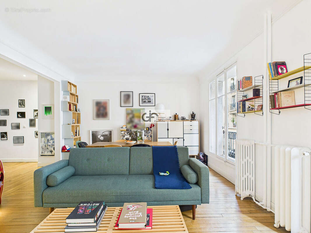 Appartement à PARIS-16E