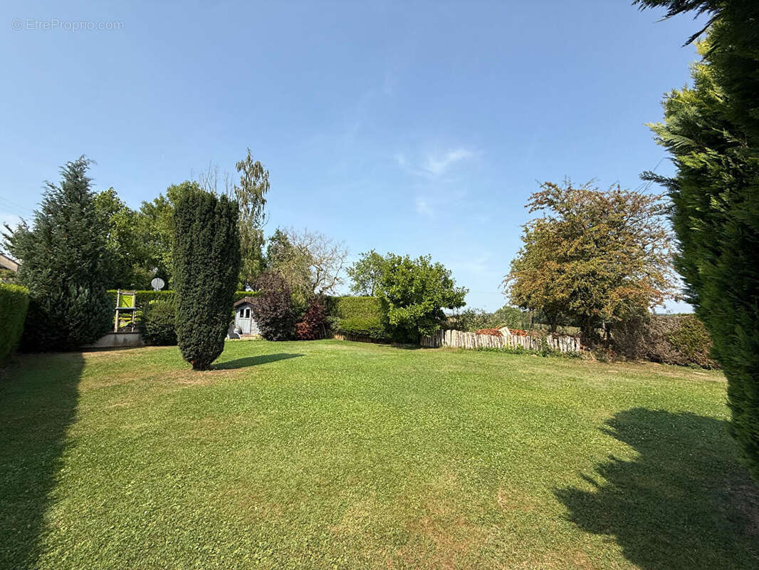 Maison à VRIGNE-MEUSE