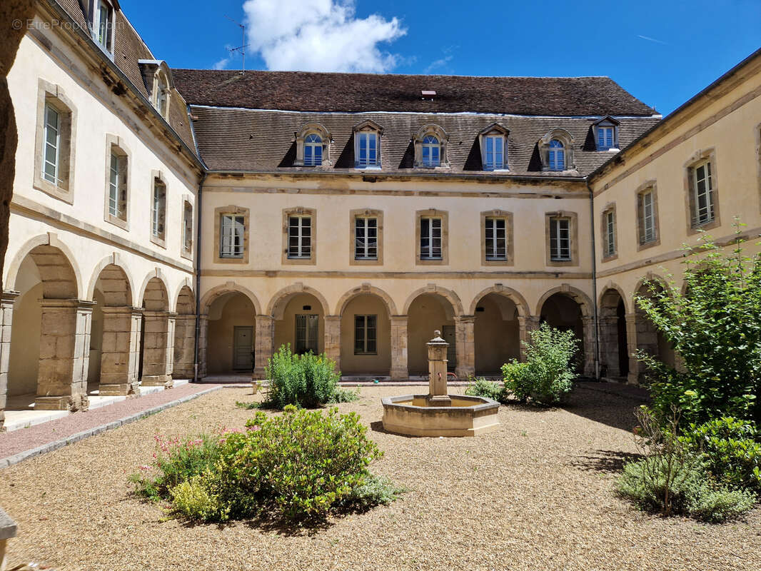 Centre ville apppartement de trois pièces - photo 24
