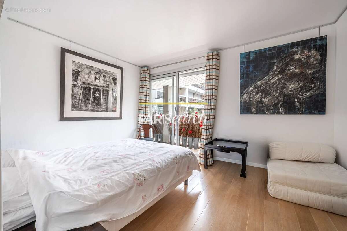 Appartement à NEUILLY-SUR-SEINE
