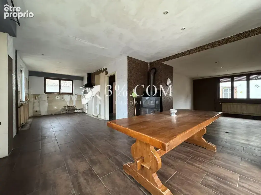 3%COM Maison 183m2  à RENOVER avec 4 garages - photo 5