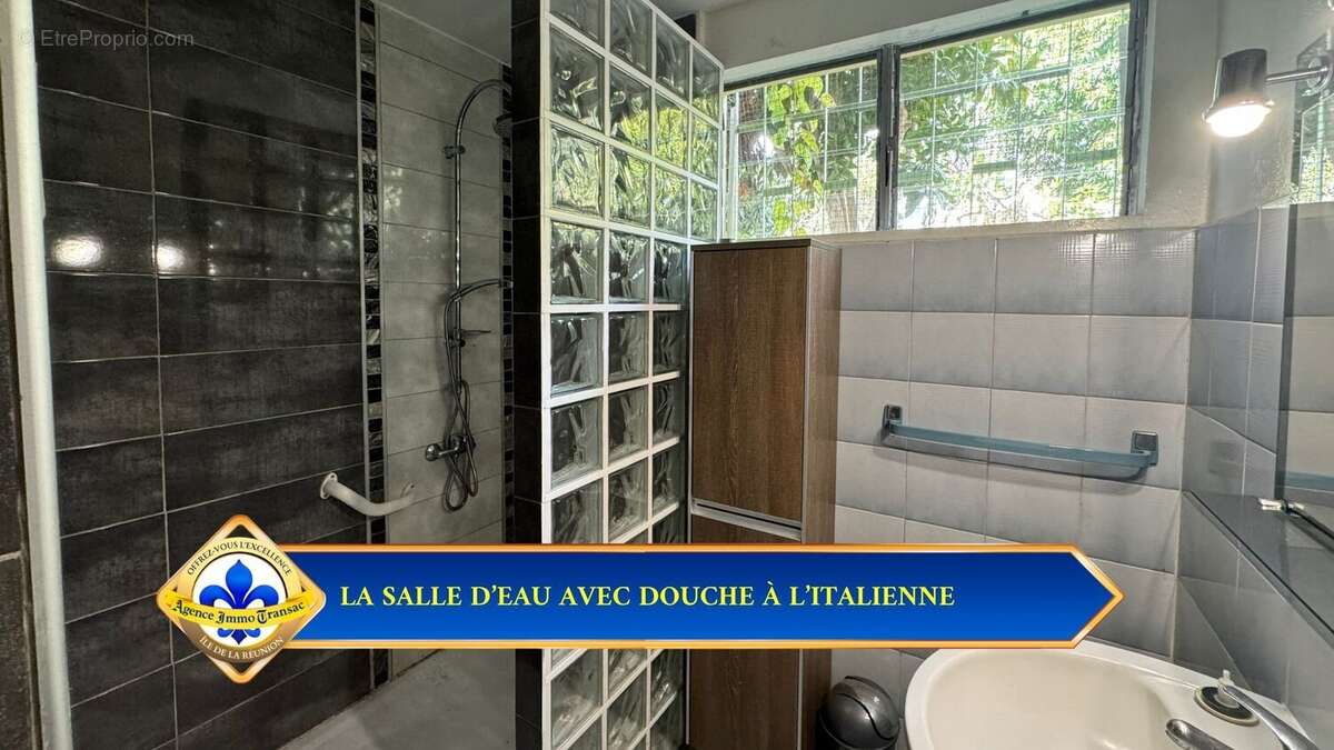 Maison 200 m² à Saint-Paul  - photo 9