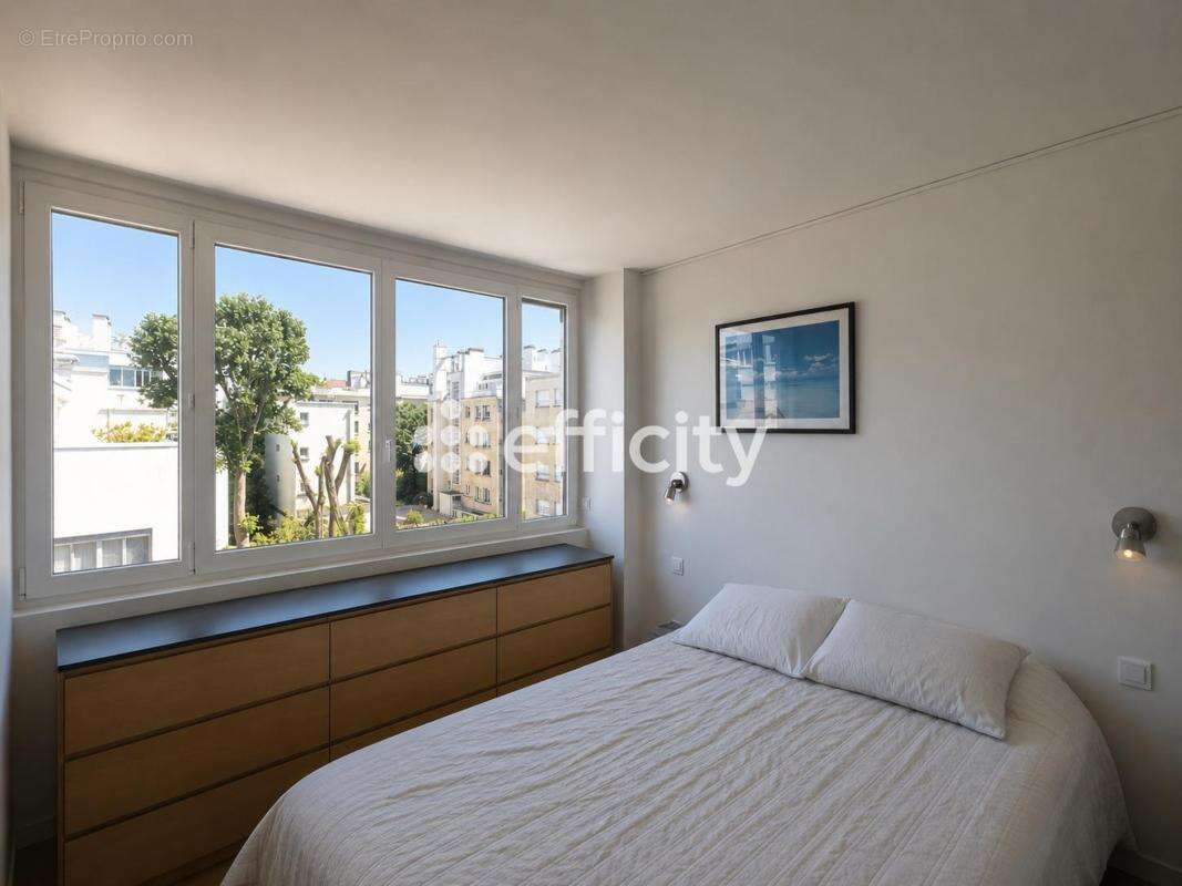 Appartement à NEUILLY-SUR-SEINE