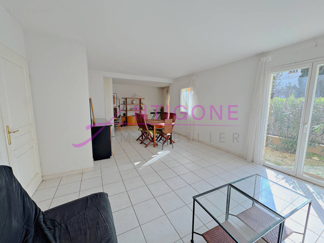 Appartement à SANARY-SUR-MER