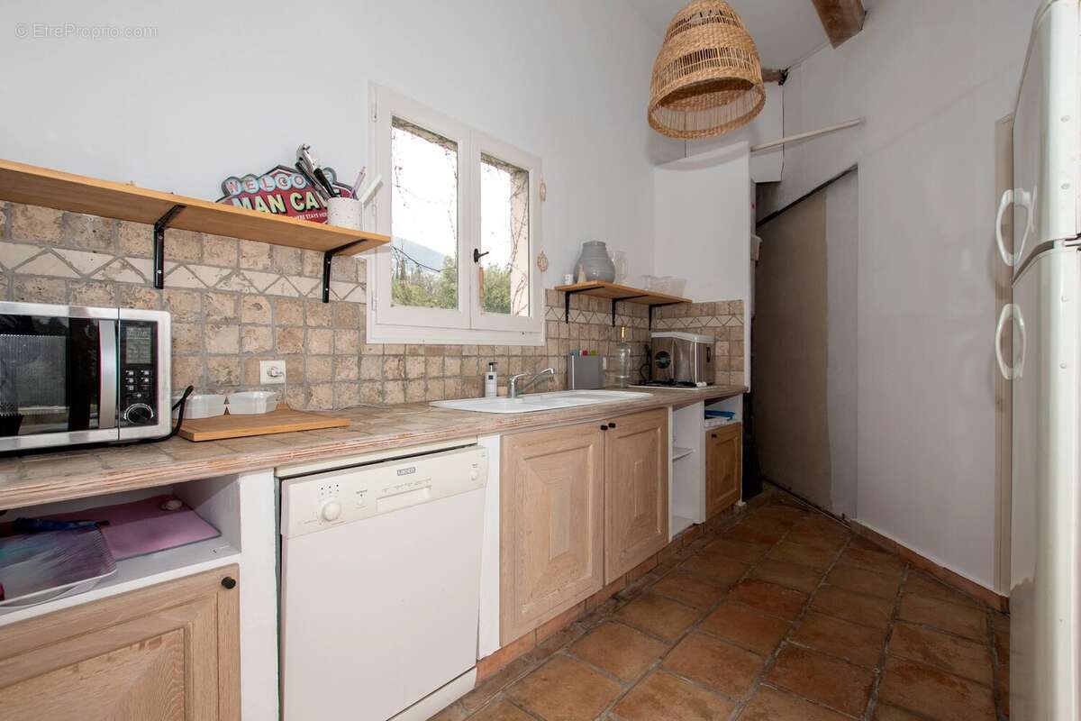 Maison à CHATEAUNEUF-GRASSE