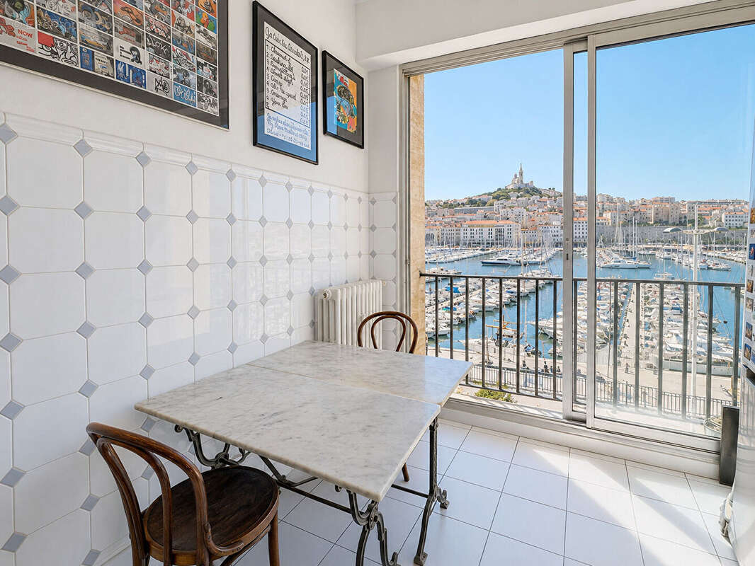 Appartement à MARSEILLE-2E