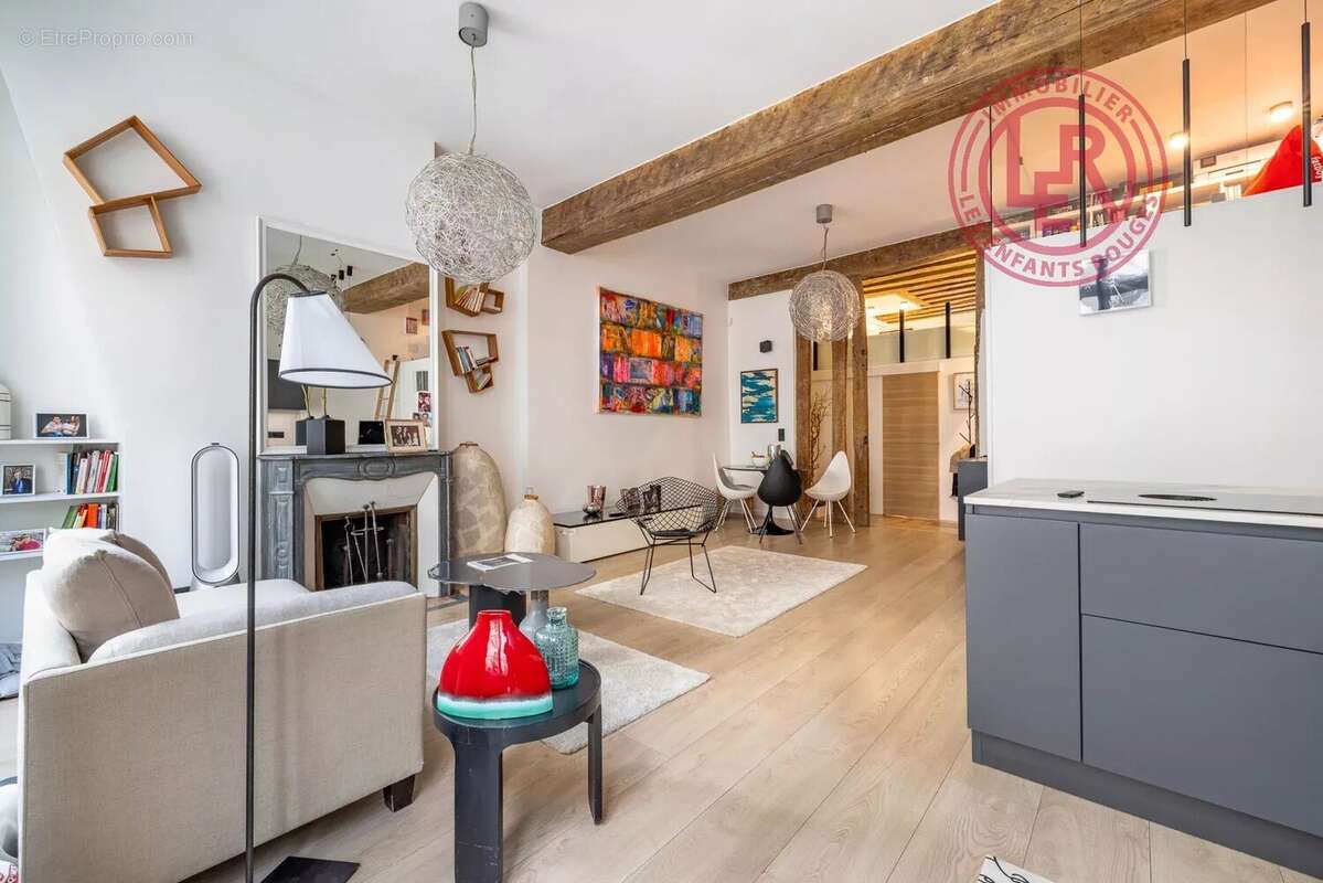 Appartement à PARIS-4E
