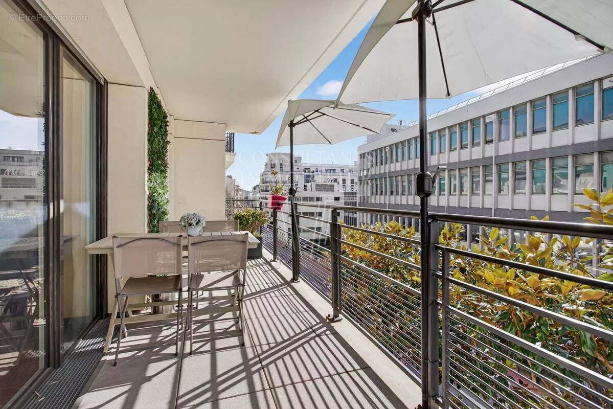 Appartement à LEVALLOIS-PERRET
