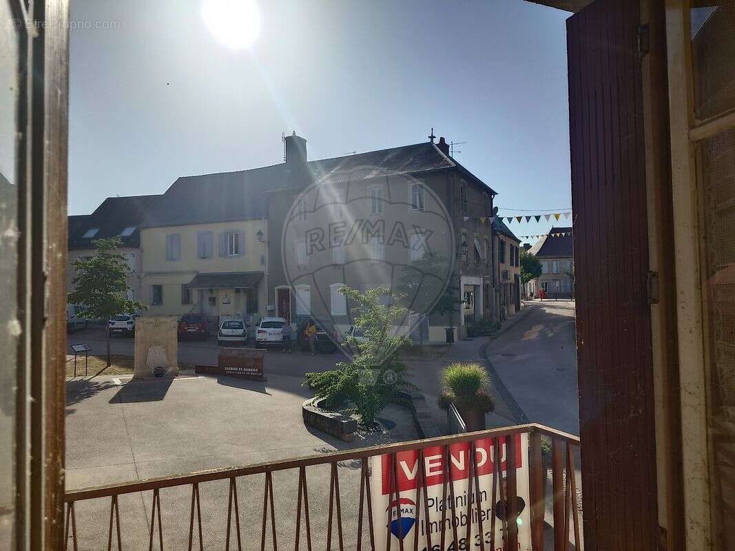 Maison à LUZY