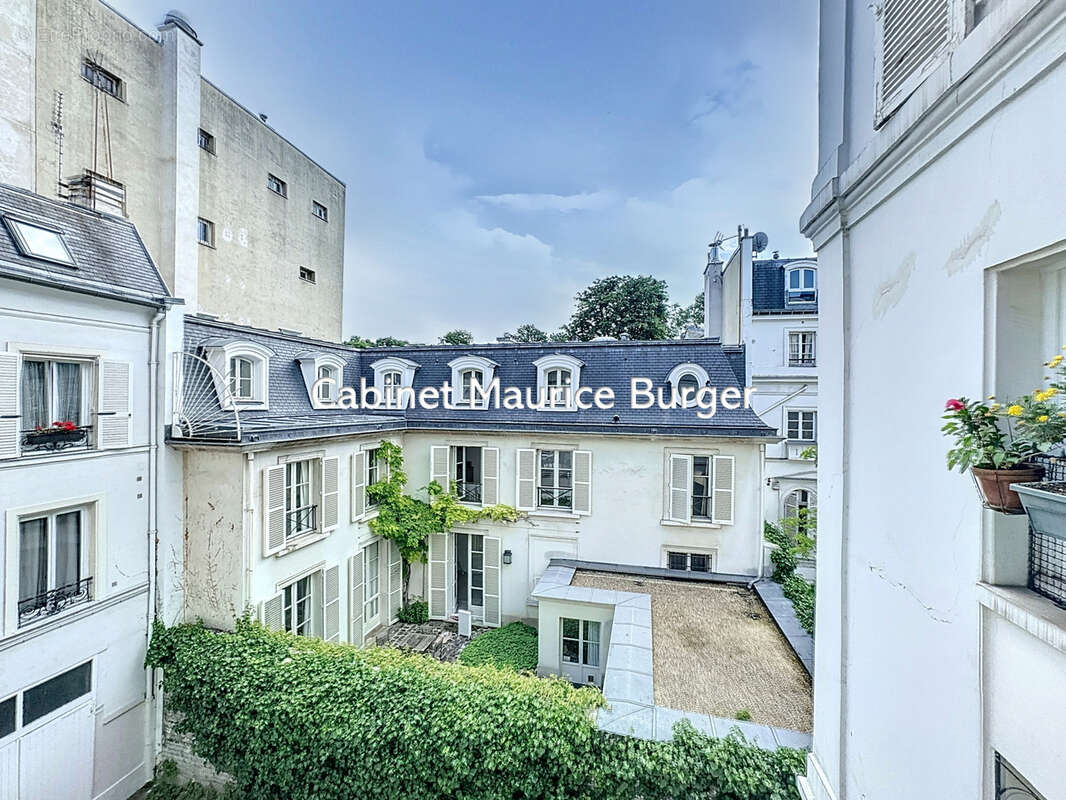 Appartement à PARIS-8E