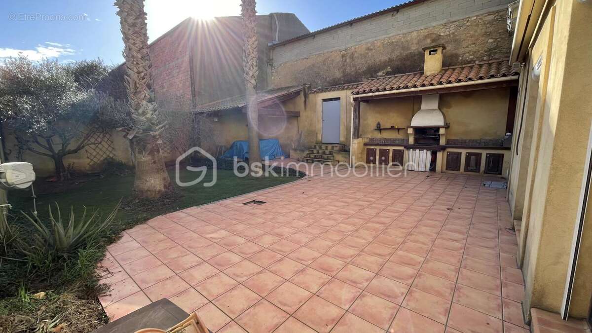 Belle narbonnaise lumineuse et genereuse , 4 chambres, garage et jardin - photo 2