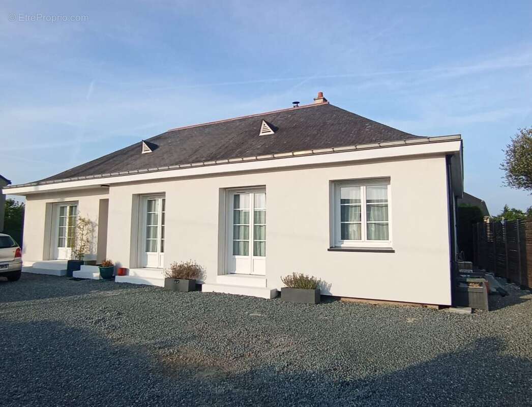 Maison à SAINT-JEAN-DE-LINIERES