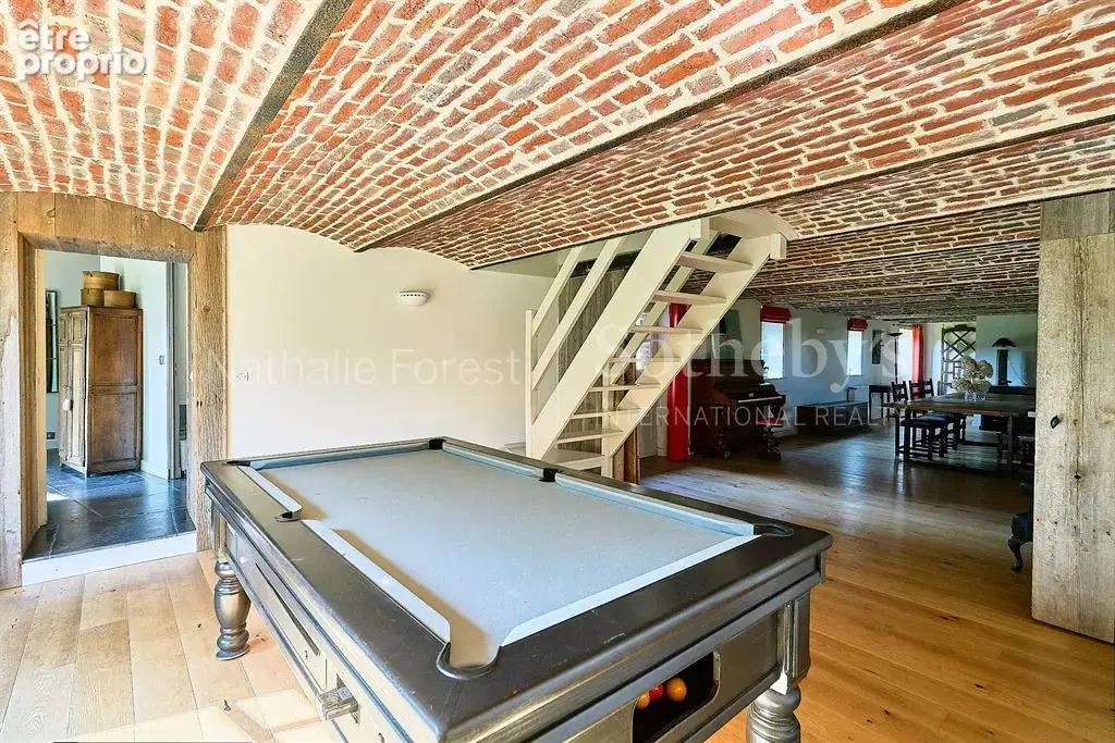 RONCQ magnifique corps de ferme avec piscine hanger et dépendance aménagée. - photo 7