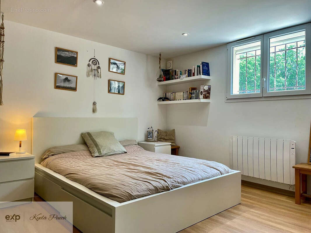 Dickjan POPPEMA d'eXP France vous propose une belle maison avec 5 chambres, terrain constructible attenant, idéal famille ou profession libéral - Maison à PIERREVERT