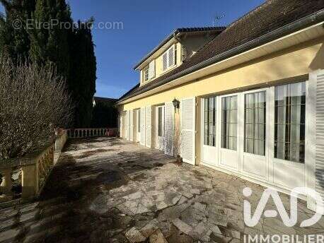 Photo 2 - Maison à MORET-SUR-LOING