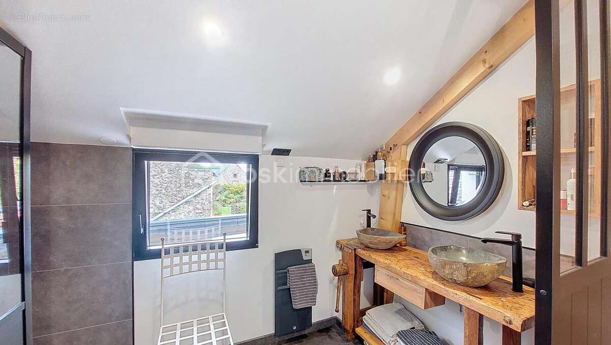 Maison à SAINT-VAAST-LA-HOUGUE