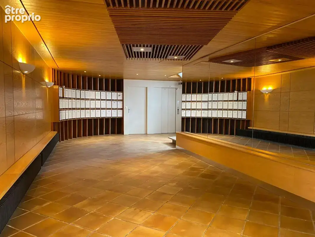 Face mer  Appartement  1 pièce(s) 30m2 entierment rénové - photo 2