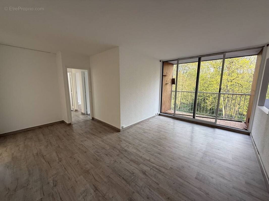 Appartement à BOUSSY-SAINT-ANTOINE