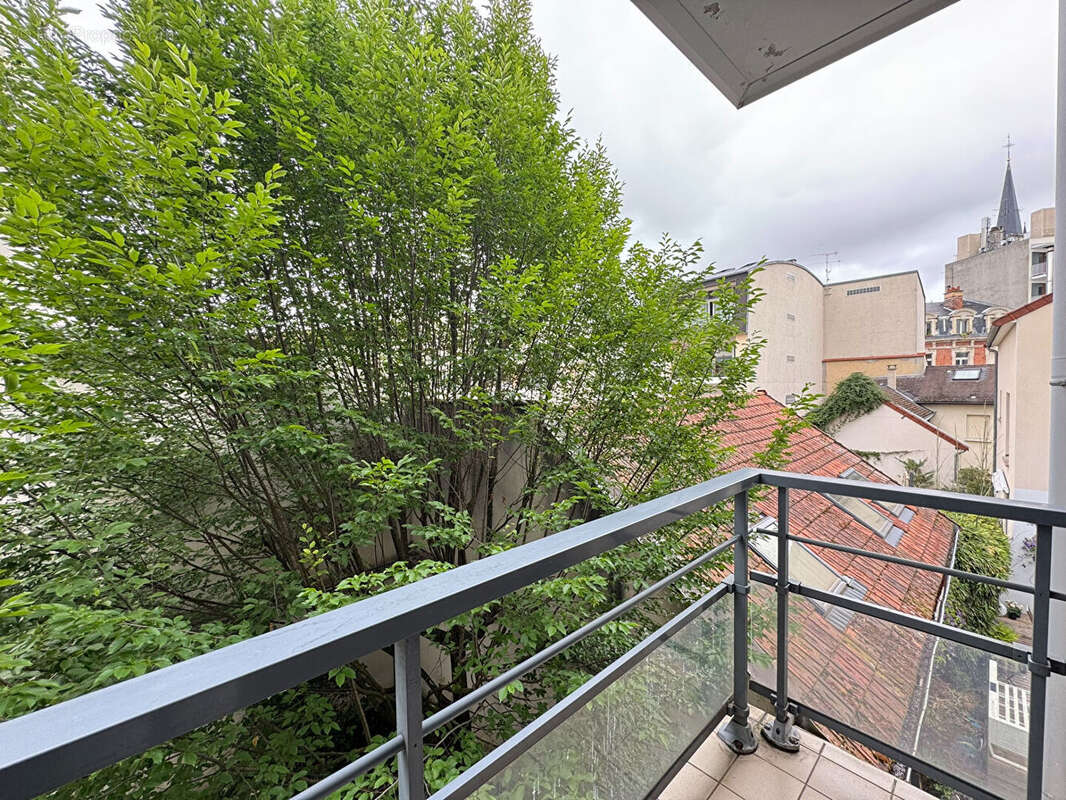 Studio avec balcon - 23.3 m² - Reims secteur Moissons - photo 3