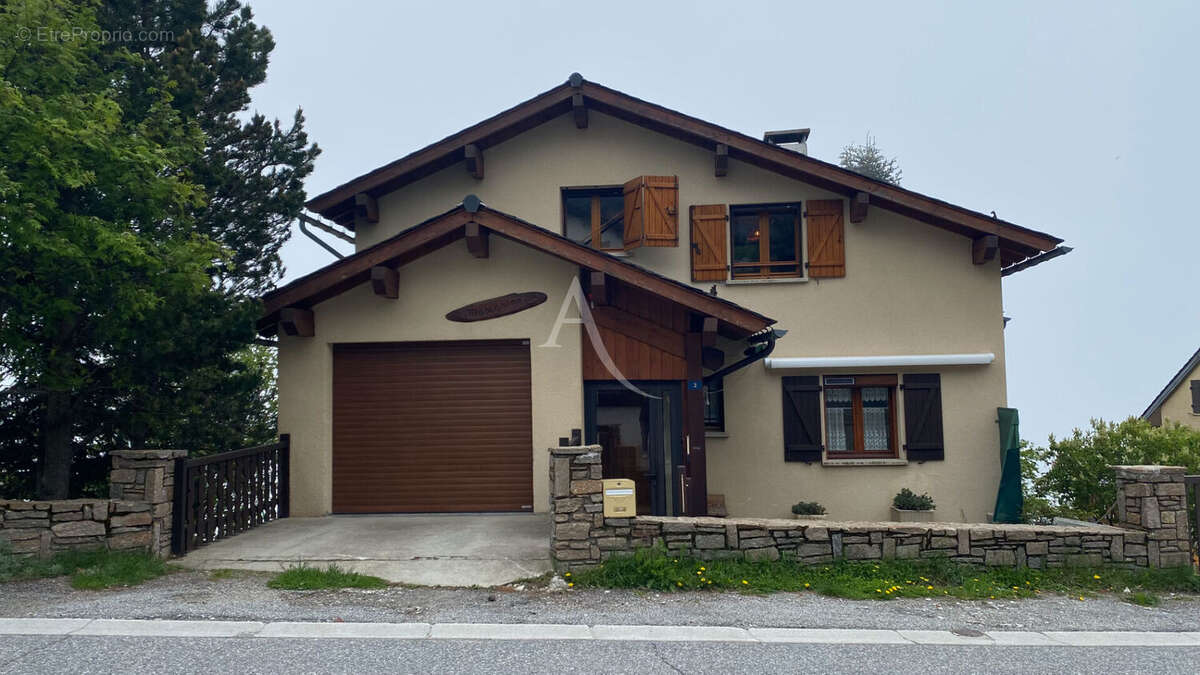 Vue lac de Matemale, volumes, confort et cadre exceptionnel : une maison rare à saisir ! - photo 10