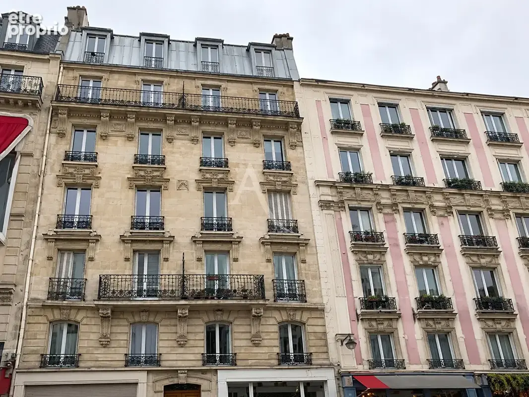 Studette Occupée -Paris 11e -Rue Camille Desmoulins / Place Léon Blum - photo 3