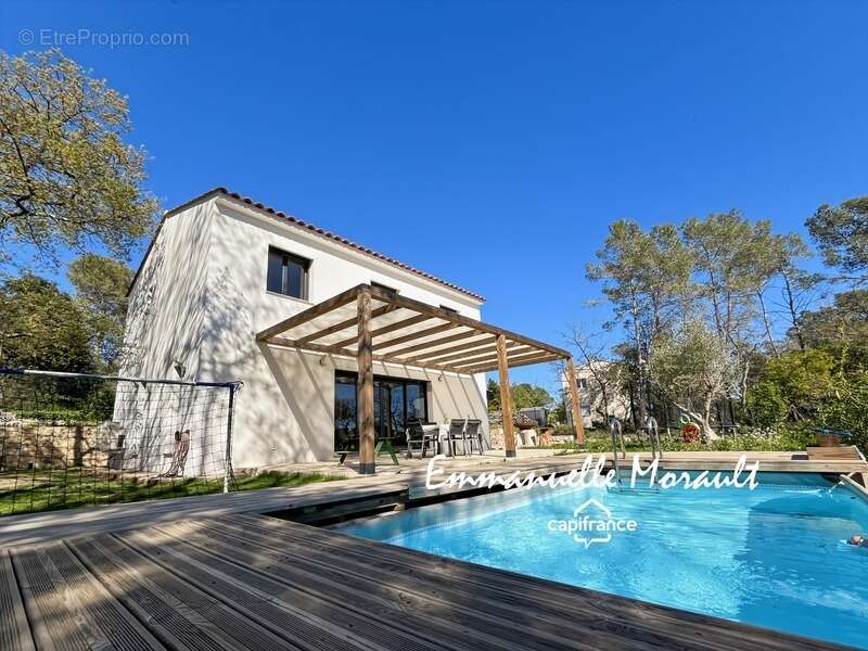 Maison à BAGNOLS-EN-FORET