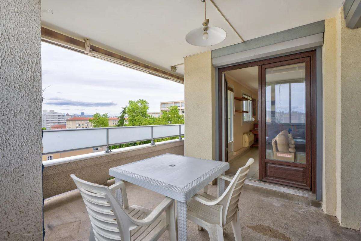 Appartement à LYON-8E