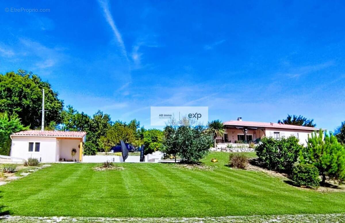 Maison à CASTELNAU-MONTRATIER