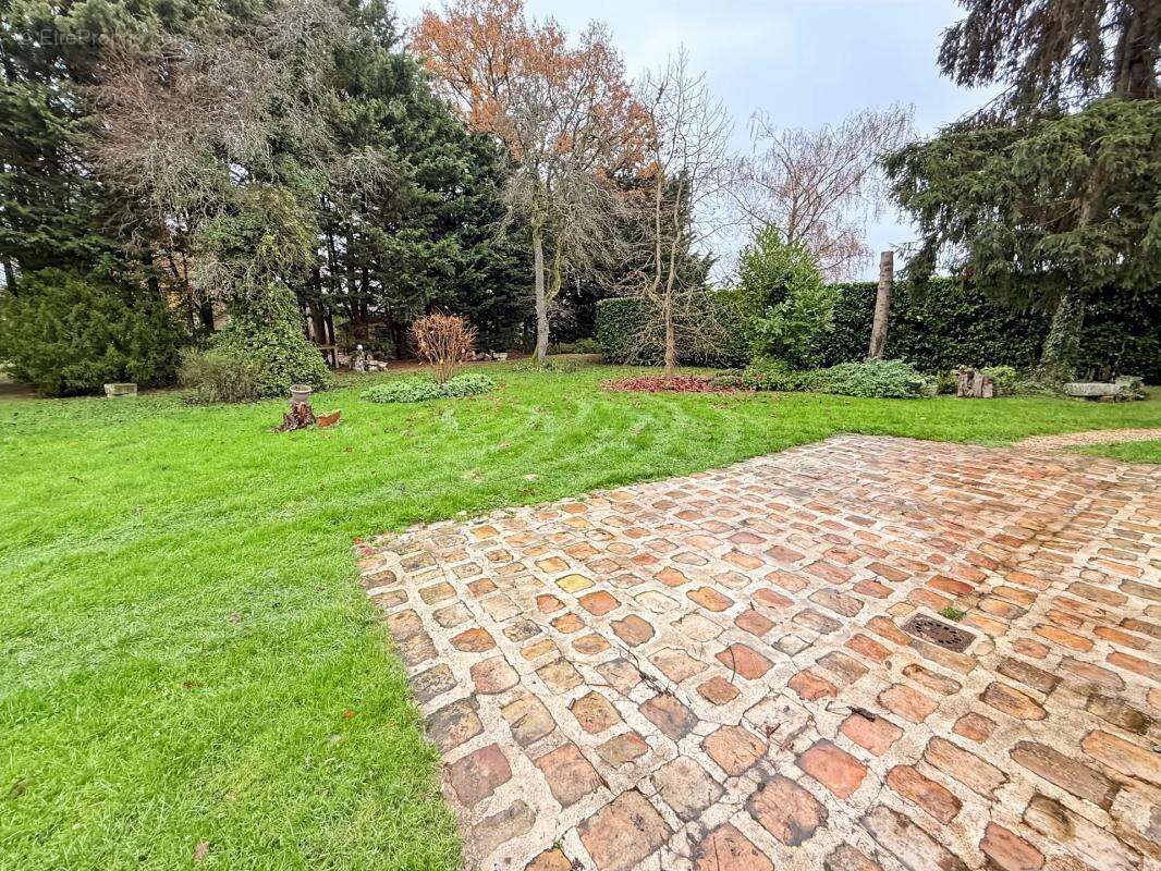Maison à VILLENEUVE-LES-BORDES