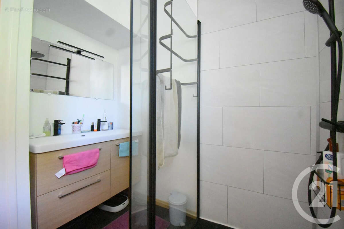 Maison 137 m² à Creuzier-Le-Vieux  - photo 6