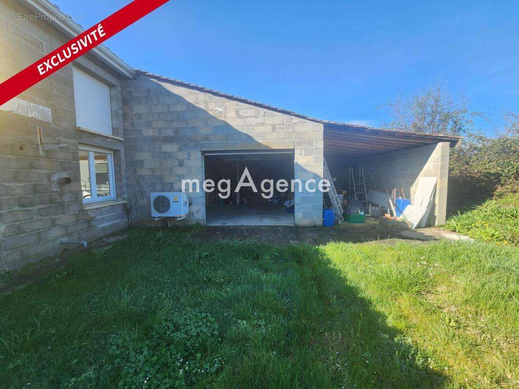 Maison à SAINT-CHRISTOLY-DE-BLAYE