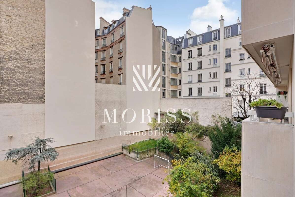 Appartement à PARIS-18E