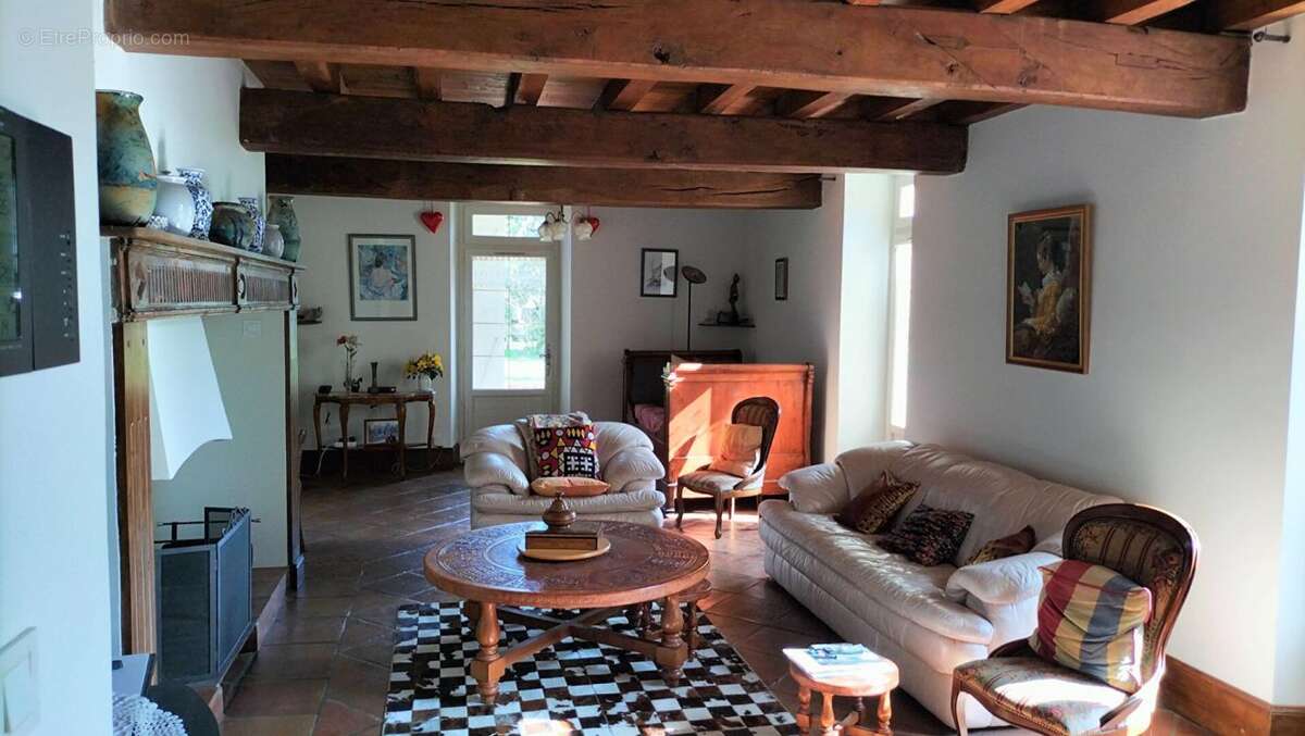 Maison à MAUVEZIN